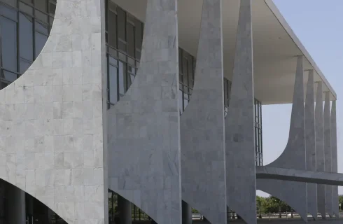 Governo abre processo de reciprocidade contra tarifas dos EUA