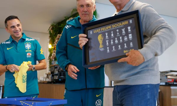 Felipão é homenageado e reforça sua torcida para a Seleção antes da Copa: “Quero que vocês ganhem”