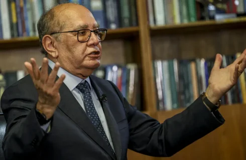 Mendes cita desequilíbrio eleitoral em afastamento de diretores da PF