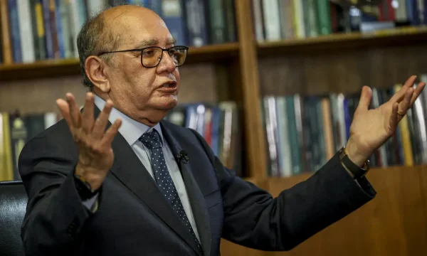 Mendes cita desequilíbrio eleitoral em afastamento de diretores da PF