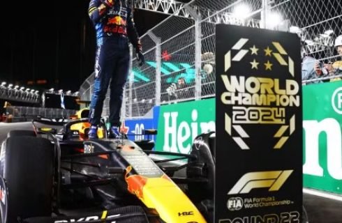 Verstappen é tetracampeão enquanto Russell brilha com vitória no GP de Las Vegas