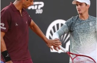Duelo entre João Fonseca e Thiago Monteiro agita noite do Rio Open