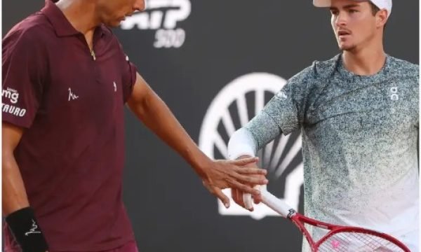 Duelo entre João Fonseca e Thiago Monteiro agita noite do Rio Open