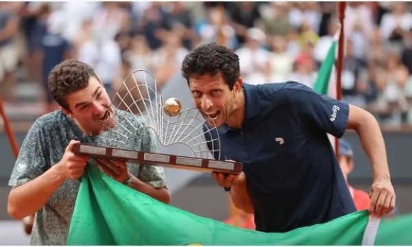 João Fonseca e Marcelo Melo garantem título de duplas do Rio Open