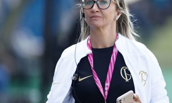 Cris Gambaré acompanha decisão da Supercopa Feminina em Barueri