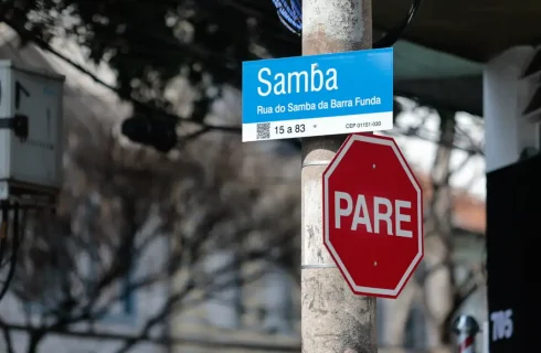 Em São Paulo, rua é renomeada em homenagem à história do samba