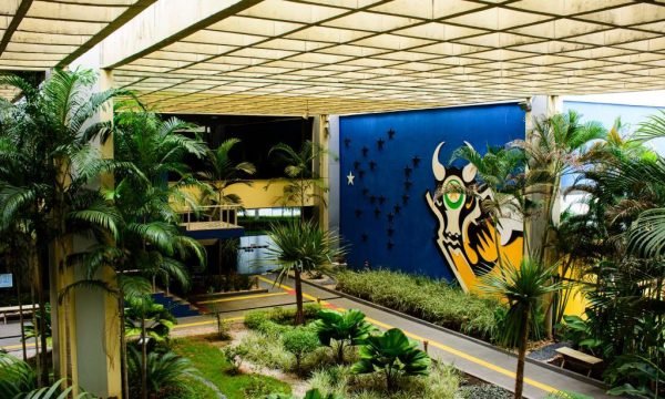 Governador recebe comitiva da Itália para discutir investimentos e ampliar mercados nesta segunda-feira (4)