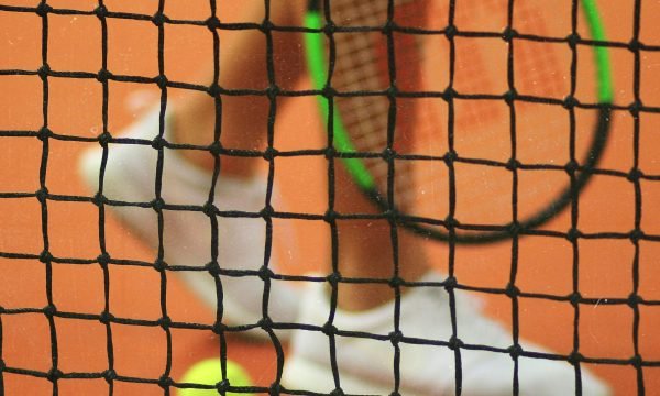 João Fonseca vai à 1ª semi de ATP 500 após abandono de rival no 3º set