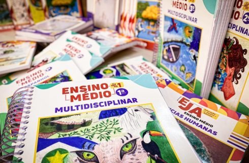 Seduc lança concurso artístico para selecionar capas dos materiais didáticos de 2026 da rede estadual