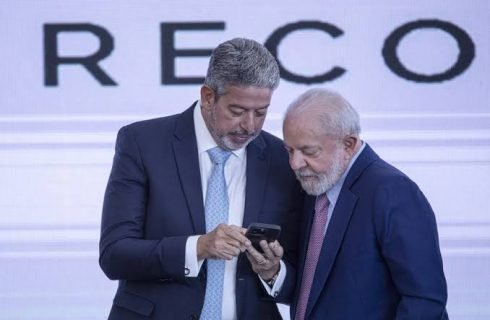 Lira critica Padilha; ministro reage com vídeo de Lula
