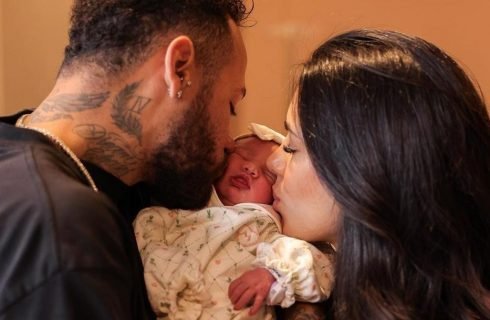 Neymar, Cristiano Ronaldo e Carlitos Tevez nasceram no mesmo dia. Será que astrologia explica sucesso no futebol?