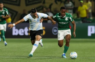 Palmeiras derrota Grêmio e dispara na liderança do Brasileirão