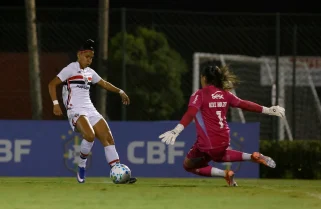 São Paulo ganha do Flamengo e assume vice-liderança do Brasileirão Feminino A1