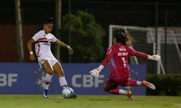 São Paulo ganha do Flamengo e assume vice-liderança do Brasileirão Feminino A1