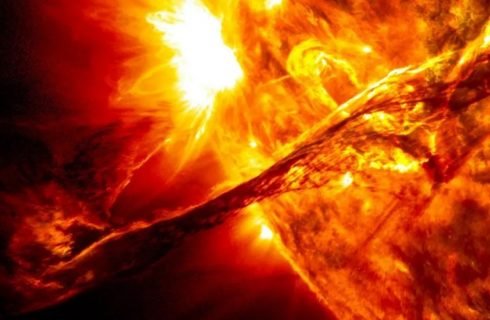 Explosão no sol gera apagão na América do Sul