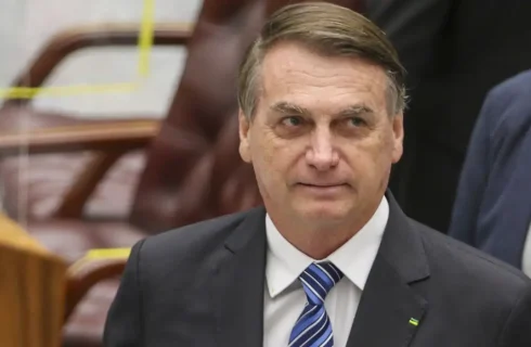 Exército entrega armas de Bolsonaro à PF e informa falta de duas