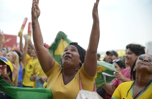 PM reforça a segurança em pontos de concentração de torcedores no Rio