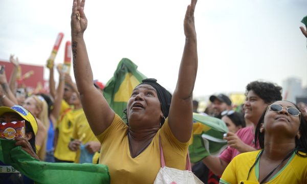 PM reforça a segurança em pontos de concentração de torcedores no Rio