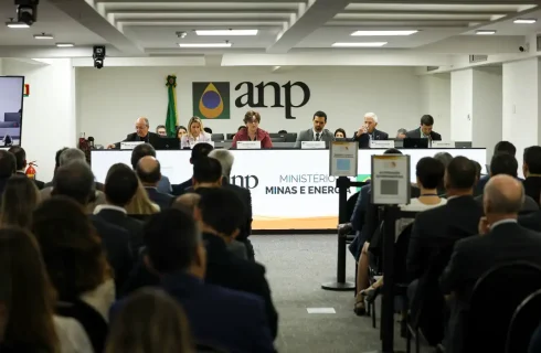 Leilão da ANP arrecada R$ 3 bilhões com a venda de 49 blocos