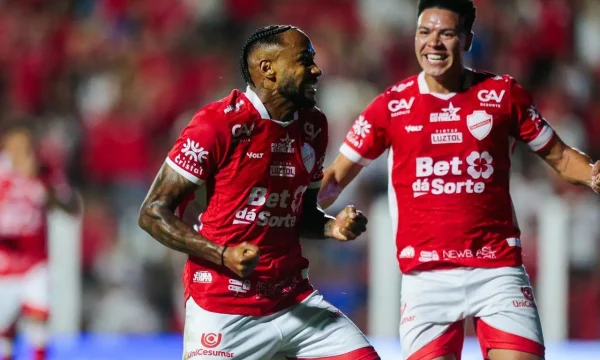 Vila Nova é o novo líder da Série B, após cinco rodadas, seguido pelo Fortaleza