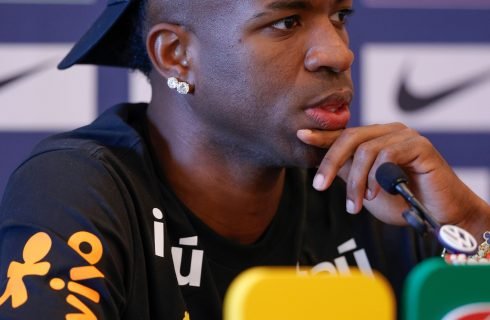 Vini Jr vê “peso da camisa” como trunfo do Brasil no Mundial