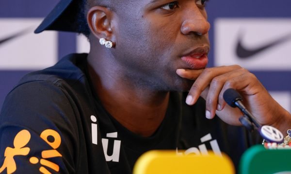 Vini Jr vê “peso da camisa” como trunfo do Brasil no Mundial